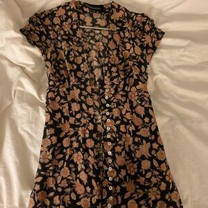 It's too small but I can't return it. I never wear because too small to me.